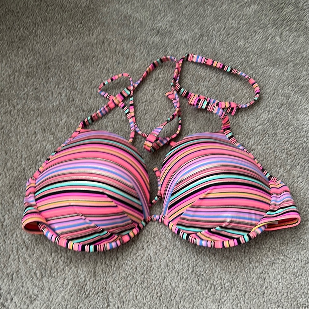 NWOT Victoria Secret Bikini Top